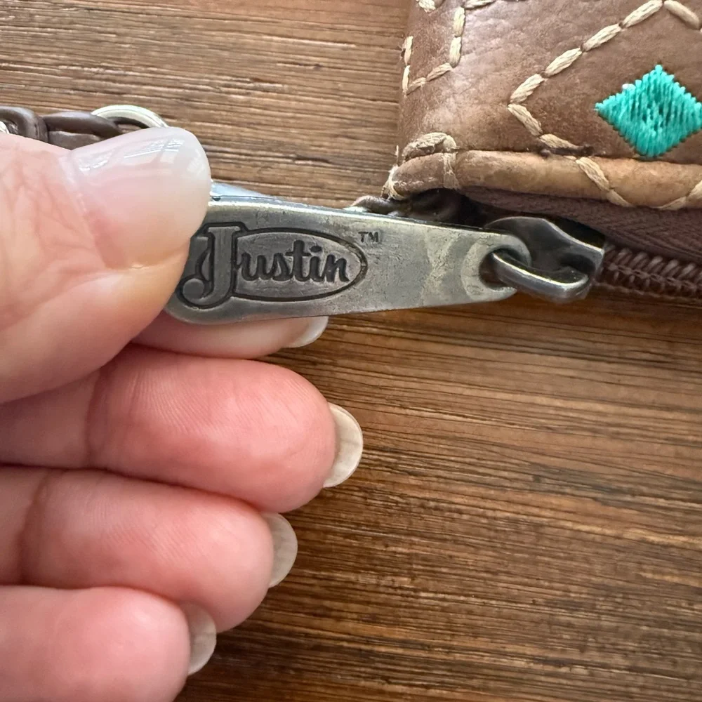 Justin Boots Brown Leather Wristlet with Green Accents Studded Brown Leather - Picture 3 of 7